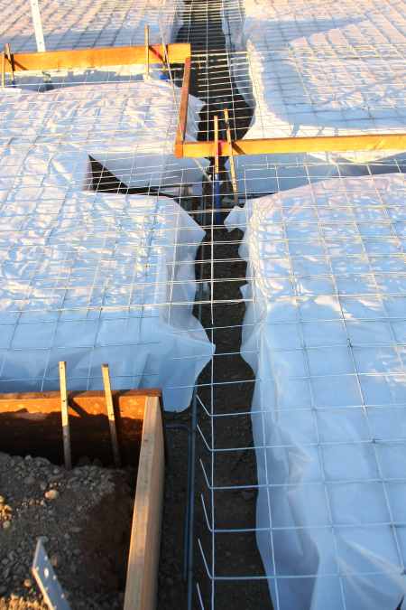 Launiupoko - Concrete wire mesh with vapor barrier