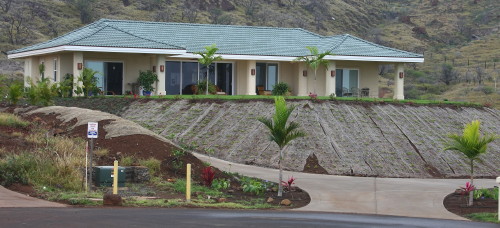 Launiupoko - Finish building - front