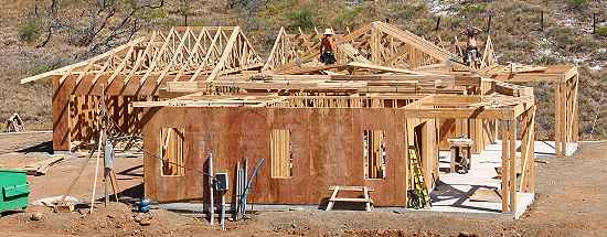 Launiupoko - House framing stage #3 - Roof trusses